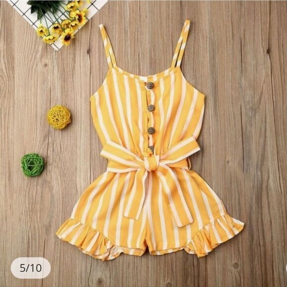 Girl's 4-5 Years Lot of 6 Pieces Skirt Dress Hat T-shirt Jumpsuit - Picture 14 of 16